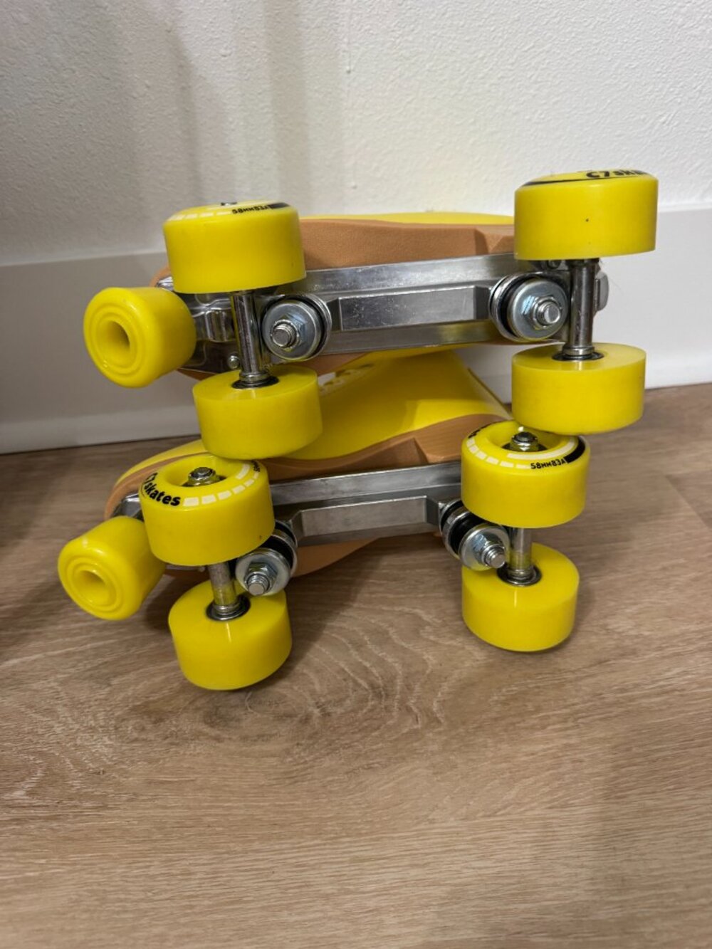 🍋 C7 Premium Lemonpop Quad Roller Skates – Women's Size 5 - Picture 4 of 4